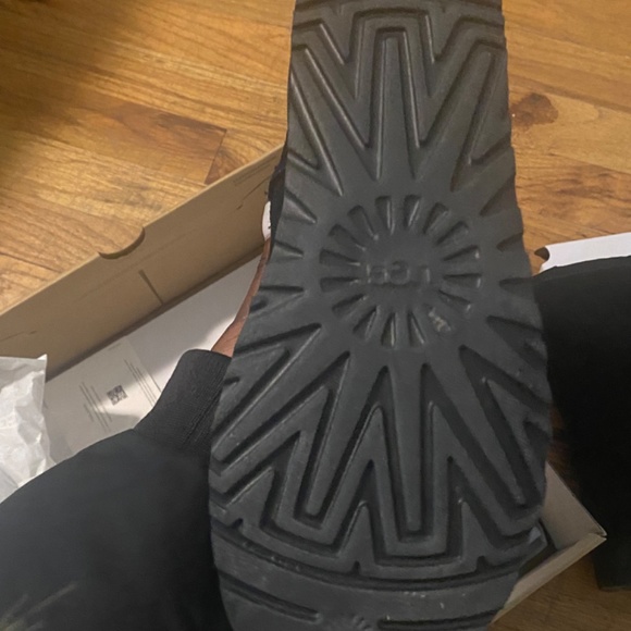 Black Ugg boots - Picture 2 of 11